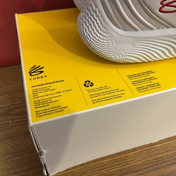 Under Armour Curry Flow 9 Team 'White Red' 3025631-100 Basketball Shoes - NWT - Picture 10 of 10